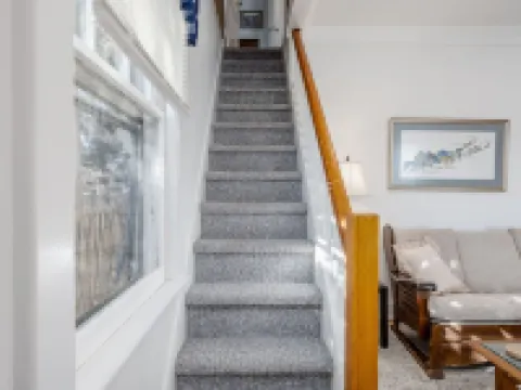 Beachfront Retreat - 5BR Home With Stunning Views Hotéis em Riverhead