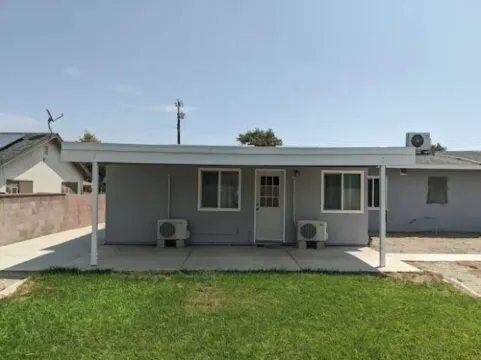 Entire Guesthome With own Bath/kitchen/2 Bdrm