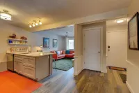 The Knotty Chipmunk - Cozy Condo - Sleeps 6