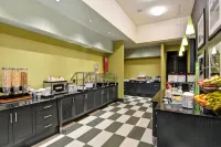 Hampton Inn & Suites Raleigh/Crabtree Valley - breakfast