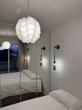Appartement Contemporain Rénové Entre Terre et mer Avec Piscine