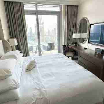 Luxurious serviced Hotel-Apartment in the heart of Dubai with Burj Khalifa view Rooms