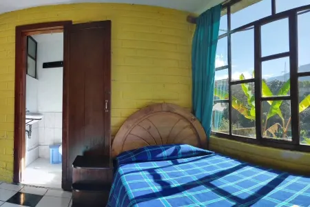 Private room in residential home hosted by MamaEmma