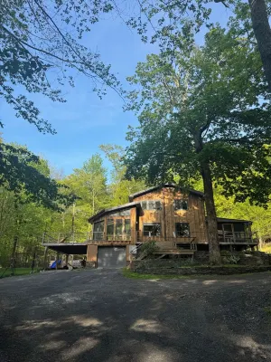Chronogram featured, Modern Mountain Family Home above Woodstock. Dog-Friendly Hotels near KTD - Karma Triyana Dharmachakra