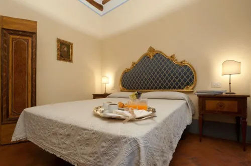 Cortona apartment on the night alley - Old Town
