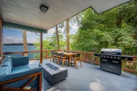 Waterfront Vashon Island Home, Beach Access & View Hotels in Vashon