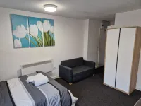 Fantastic central location, Molineux stadium, city centre, racecourse, Jaguar,