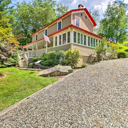Fish, Float & Relax Fireside: Home Near New River!
