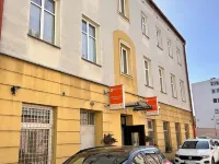Home & Travel Hotels near Town Hall