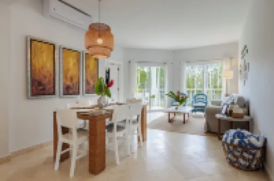 Spacious 3-bedroom apartment with AC, WiFi in Coson Bay