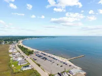 Seaside Sanctuary steps from Long Island Sound