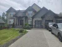 Luxury Lodge Getaway. W/ private entrance in the luxurious part of Prince George