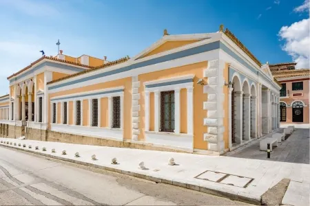 Charming 1-bedroom central apartment with WiFi, AC in relaxing Casa Bini Отели в г. Пиргос