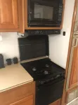 RV w/master bedroom, full bath & kitchen. 키르비 호텔