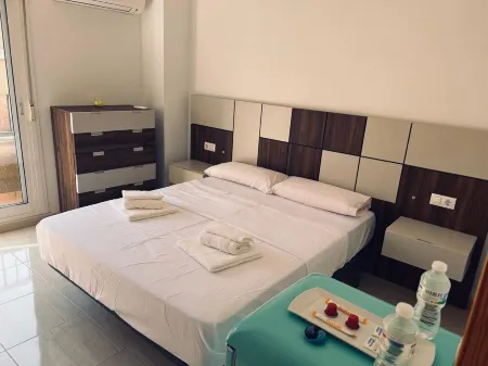 Rented rooms in triplex Отели в г. Comarca de Baza