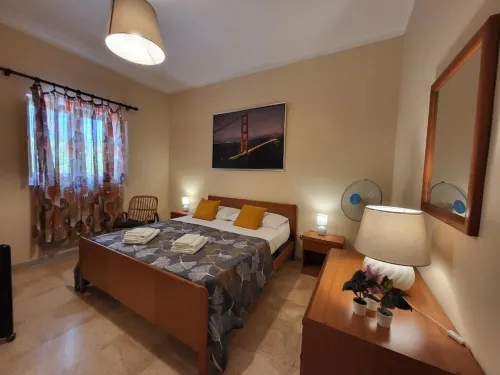 Country villa surrounded by greenery just minutes from downtown and the sea.