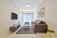 Midrand luxe haven-2bedroom Apartment Hotels near Makhulong Stadium