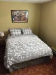 Cozy 2-bedroom apartment with WiFi, AC in amazing Penticton