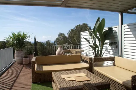 Casas del Mar 5 minutes from Sitges! Duplex with sea views