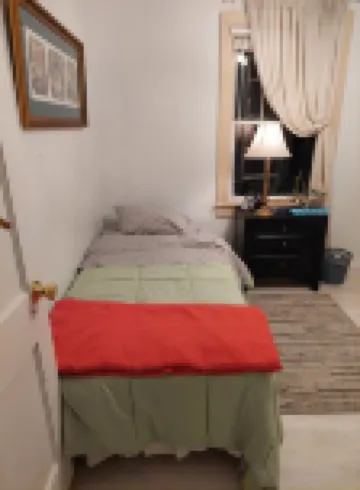 Charming 1-bedroom House 2 miles from Downtown Lexington - The Owlhouse Hotels in Lexington