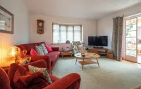 Green Leaves Bembridge 200 Yards From The Beach, 4 Bedrooms, 2 Bathrooms Hotel a Bembridge