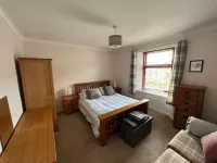 Modern Home in Central Dundee. Free Parking