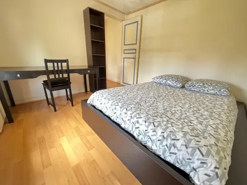 Furnished apartment Fin d'Oise - Quiet neighborhood (200m RER A / SNCF train station) Hotels in Conflans-Sainte-Honorine