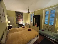 Berry manor house, swimming pool and tennis court