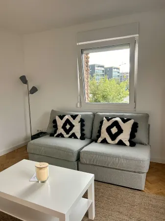 Casa Rossa - Modern, Renoviert, Gemütlich - 15min von Frankfurt