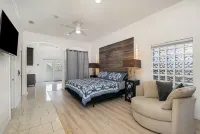 Spacious and Central Downtown Cocoa Village Estate 2 with River Views! Hotels in Cocoa