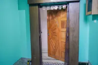 "Prime 4BHK: Ideal Location, 5 Min Walk to Market