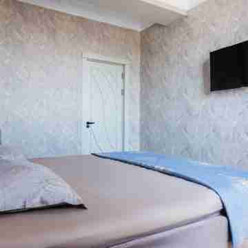 A new, clean, and cozy apartment in the city center. Rooms