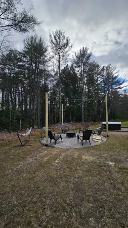 Escape for 8. HotTub, Gym, Firepit, Brook & Big Yard Near Outdoor Adventures