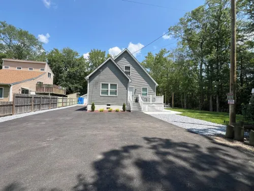 Beach House By The Bay, Sleeps 19, 9 Car Parking, Linen Included