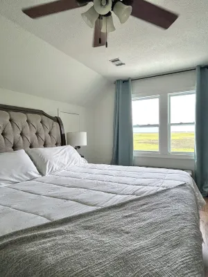 Top-Floor 2 story Apartment with Breathtaking Salt Marsh Views