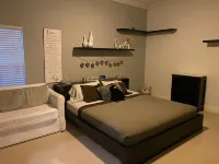 Spacious Studio with King Bed Private entrance in pleasant Pembroke Pines