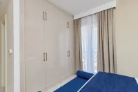 Modern Luxury Apartments- One bedroom apartment with balcony and pool view Hotels in 