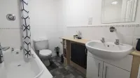 Modern House - 4 Bedrooms - FamilyFriendly