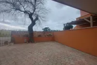 "The Hawthorn Pitchers" Apartments Hotel a Ardea