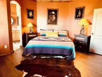 Gypsy Treasures Inn with hot Tub