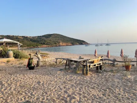 Cargèse, Mini Villa sea view, swimming pool Отели в г. Каржез