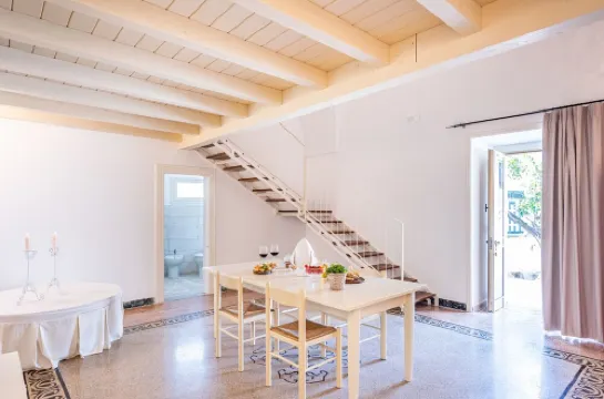 The Room of Felline 102 with Private Garden 阿靈頓酒店