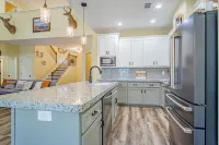 Tranquil Getaway Minutes from Auburn including Pool & backyard Waterfall Oasis