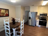 Southern Serenity Cozy 2-bedroom apartment in peaceful