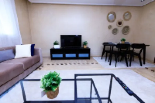 Luxueux & traditionnel 2chambres/1min gare Agdal