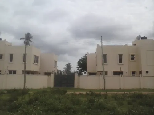 The Twin Home and apartments! The entire place for you.