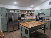 3-bedroom house with WiFi and AC in Lindale close to downtown and I-20