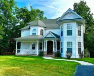 The Victorian @ Lake Cumberland - Beaver Creek, firepit, sleeps 18