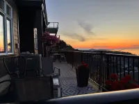 Modern Oceanview 2BR Suite w/ Patio & Private Entry | Nanaimo Retreat