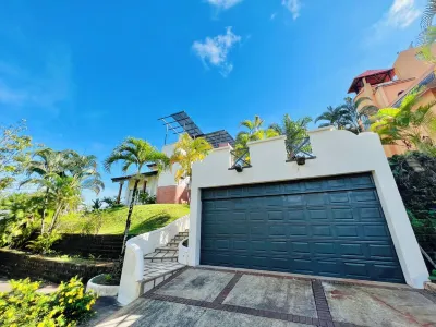 3-BR Villa, 5 min to Beach, AC, WiFi, Private Pool & Rancho, Esterillos Este Các khách sạn gần Bejuco Beach